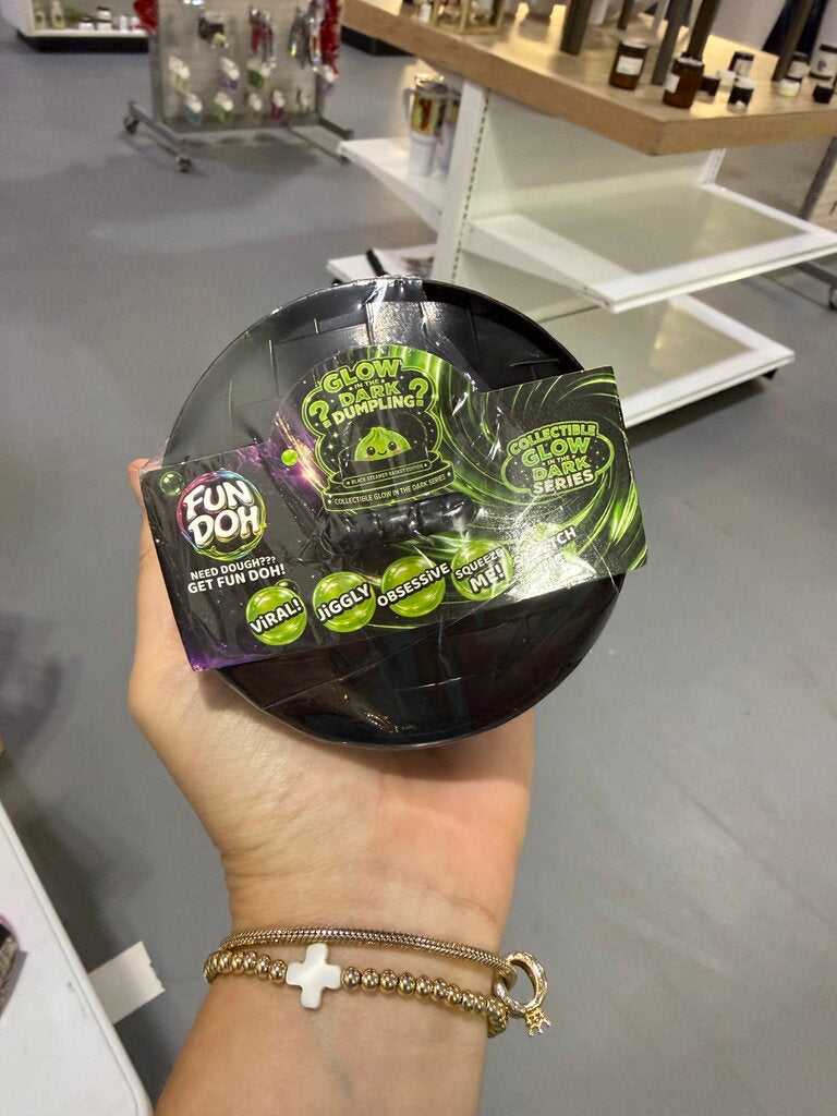 FUN DOH Glow In The Dark Mystery Dumpling