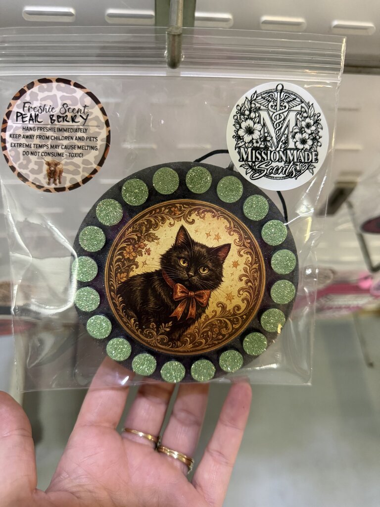 Round cardstock cat
