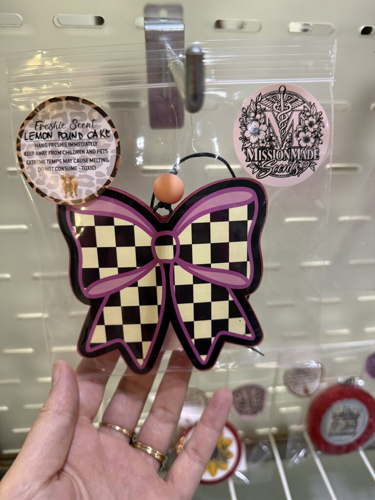Checkered pink/black cardstock