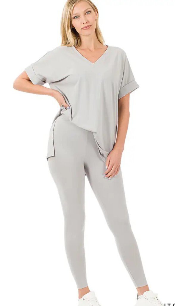 BRUSHED MICROFIBER SHORT SLEEVE TOP AND LEGGINGS