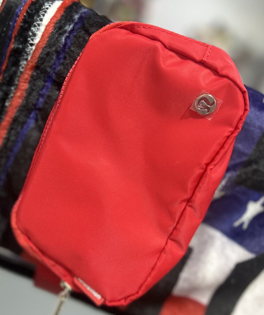 Lululemon Bag (red)