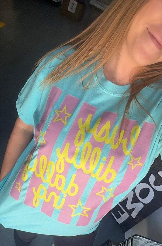 Busy Dilly Dalling Graphic Top