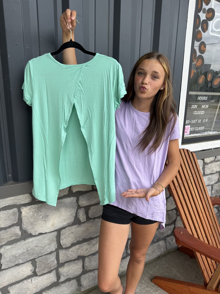 Peek-a-Boo Back tee