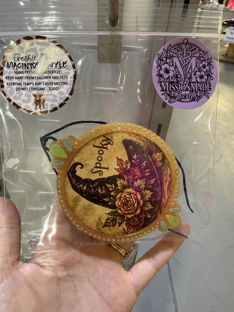 Round cardstock spooky
