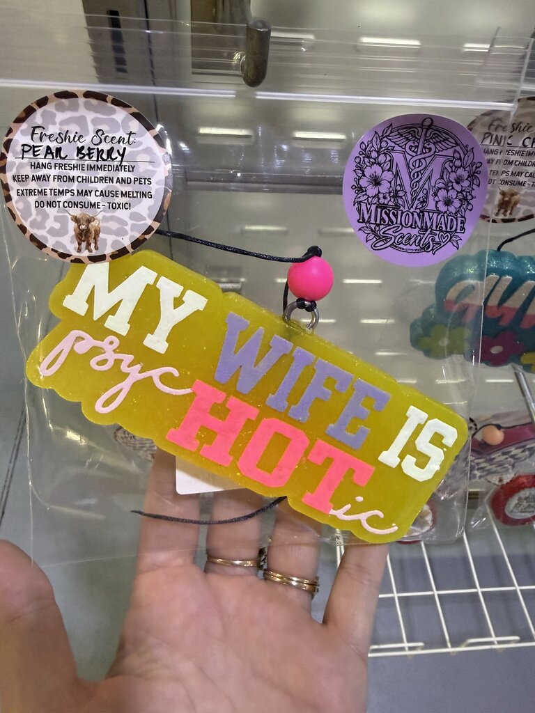 Psychotic wife (pear berry)