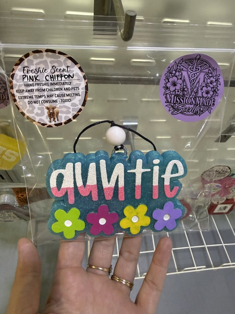 Auntie (pink chiffon)