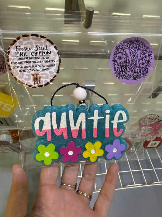 Auntie (pink chiffon)