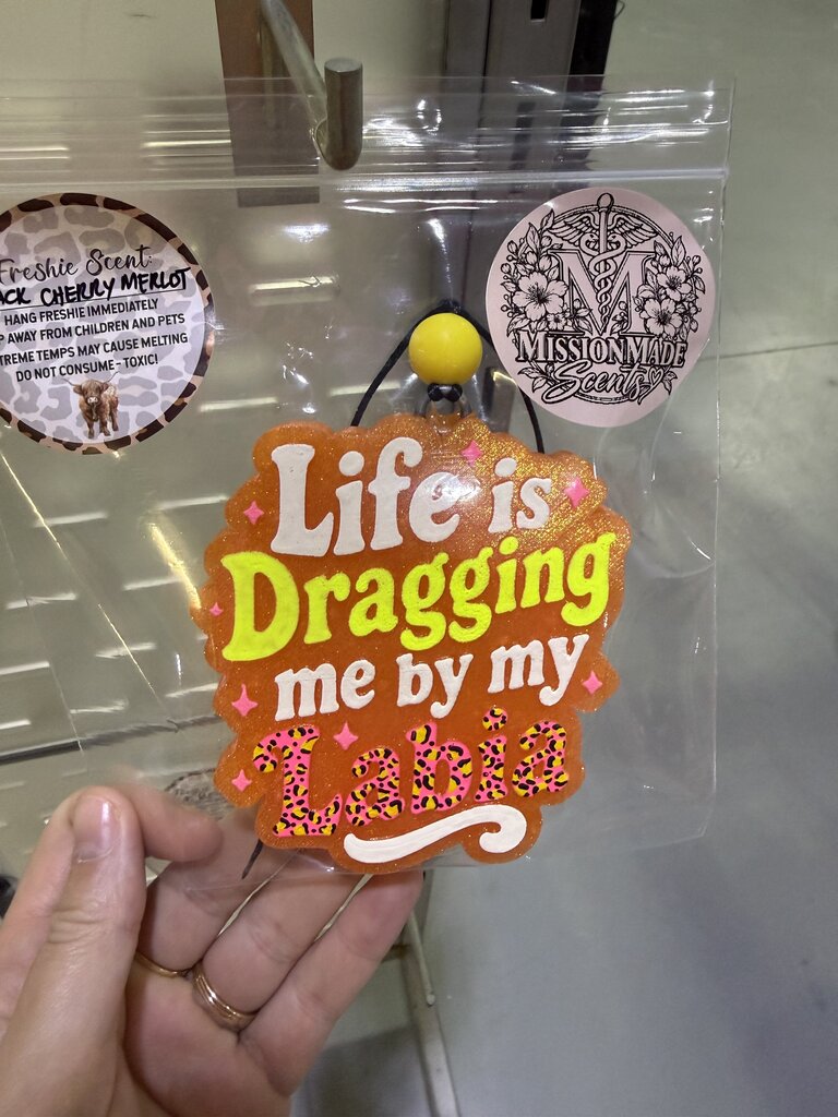 Life is draghing - Labia (black cherry merlot)