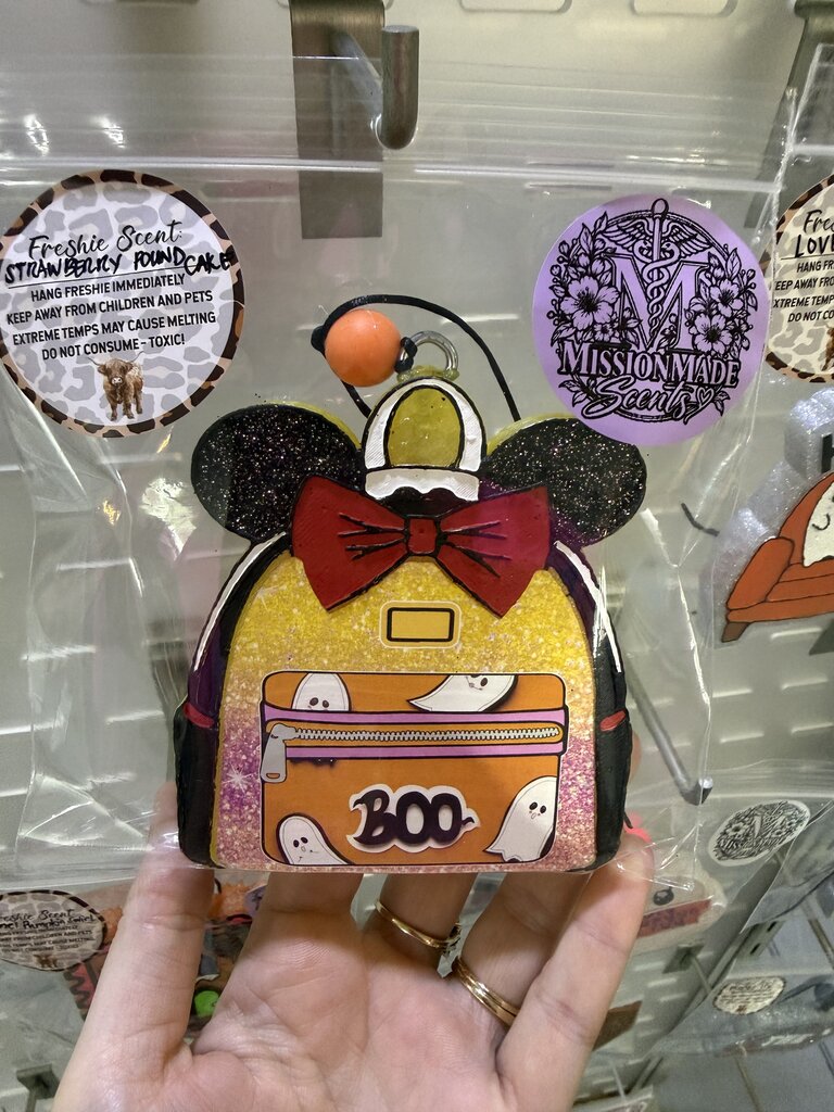BOO disney bag cardstock (straberry pound cake)